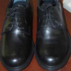 Boy's Nordstrom shoe; C2 by Calibrate